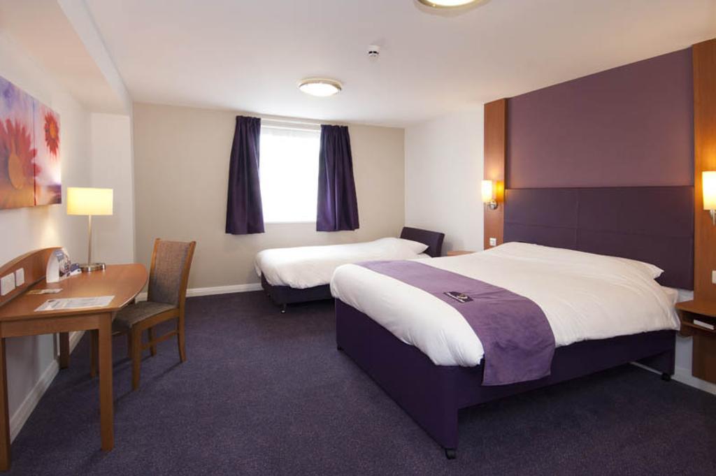 Premier Inn Falkirk East 部屋 写真