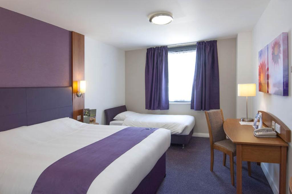 Premier Inn Falkirk East 部屋 写真