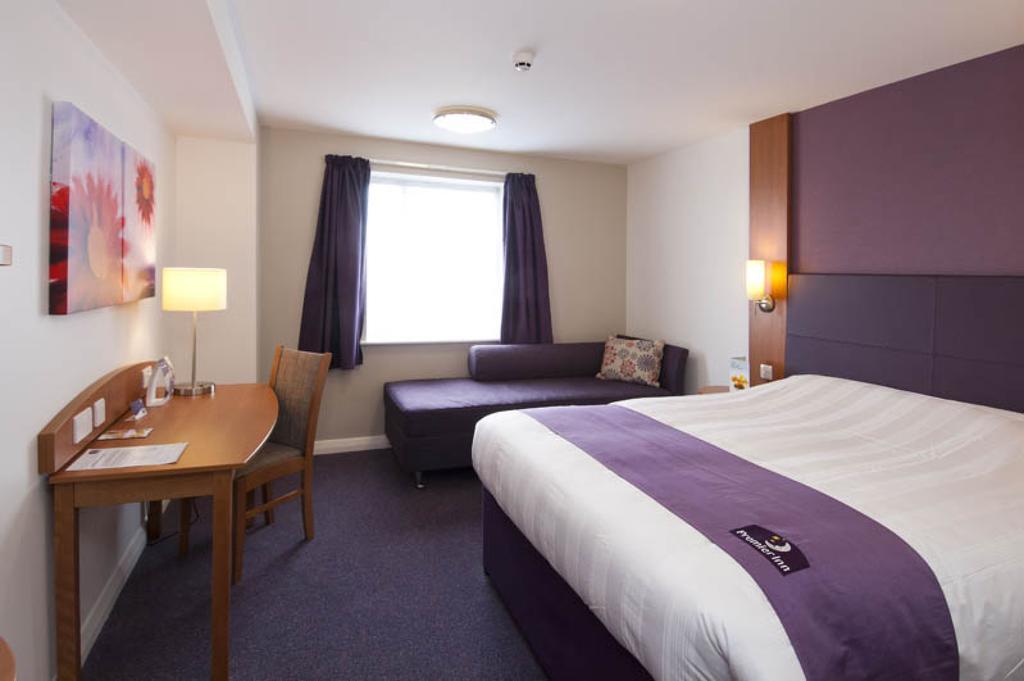 Premier Inn Falkirk East 部屋 写真