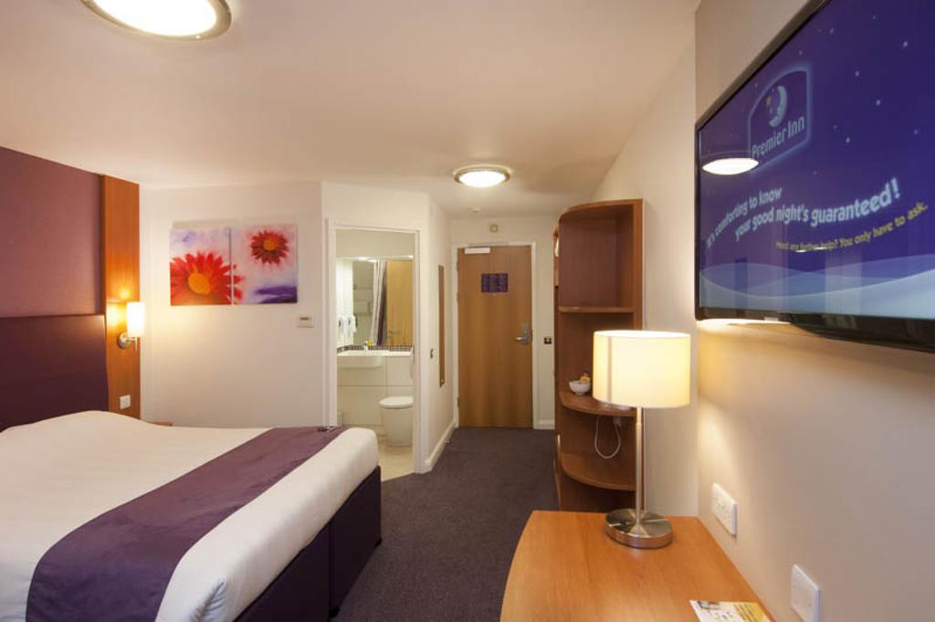 Premier Inn Falkirk East エクステリア 写真